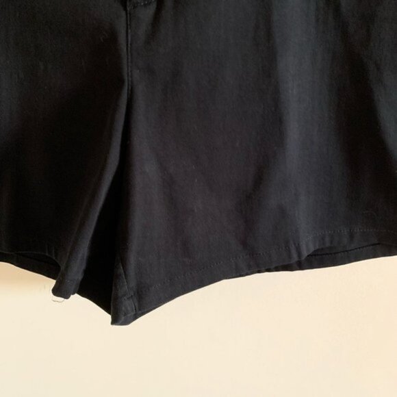 Womens AE Sport & Co. Black Plus Size Golf Shorts Size 18 - Picture 2 of 4